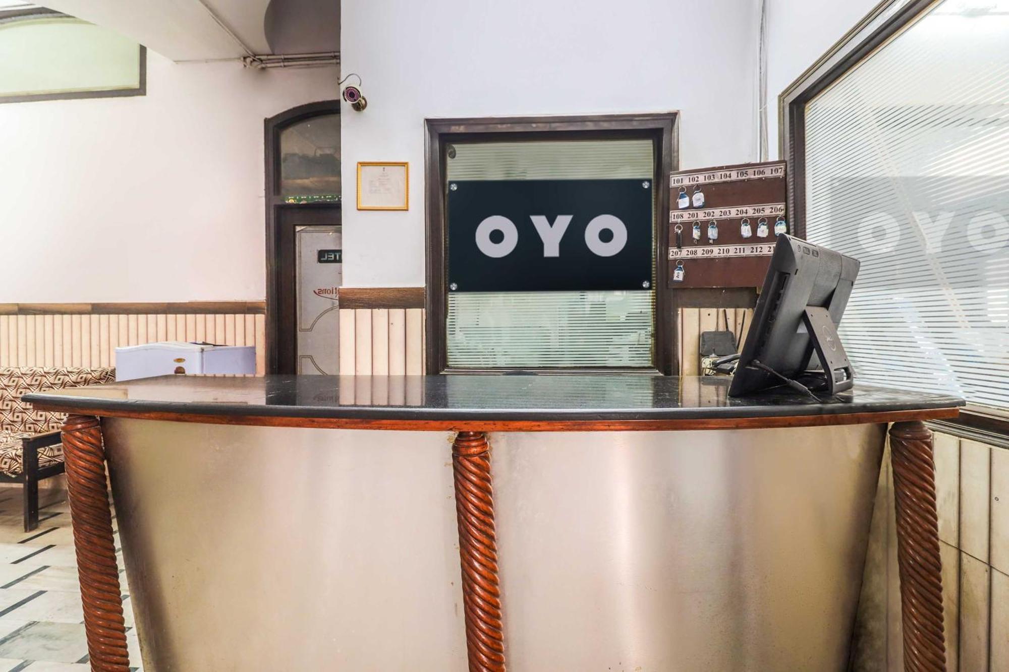 OYO 38775 Hotel Prem Chunaria Moradabad Bagian luar foto