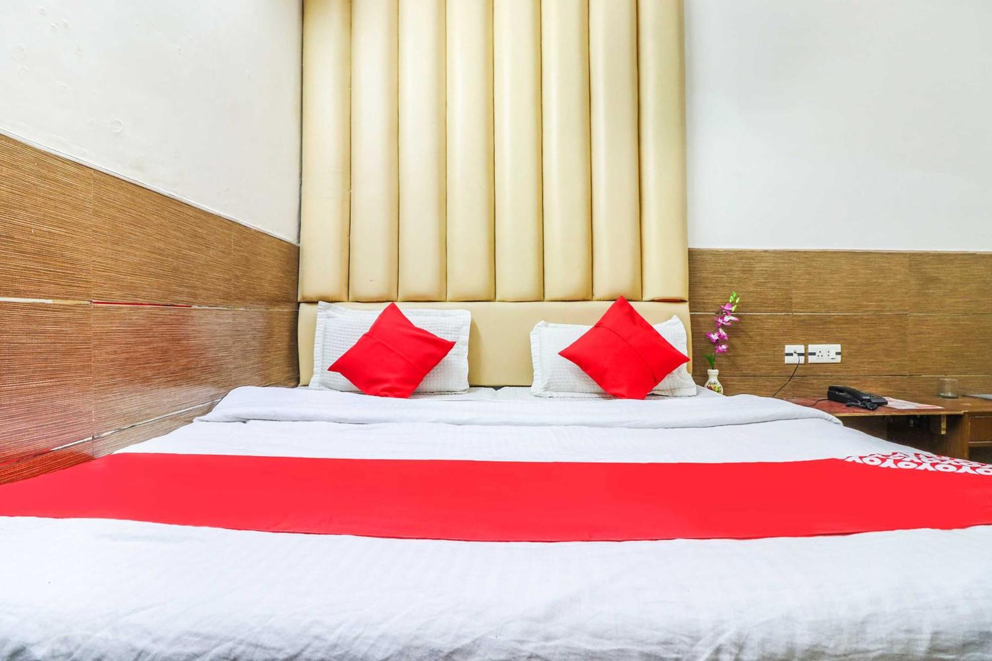 OYO 38775 Hotel Prem Chunaria Moradabad Bagian luar foto