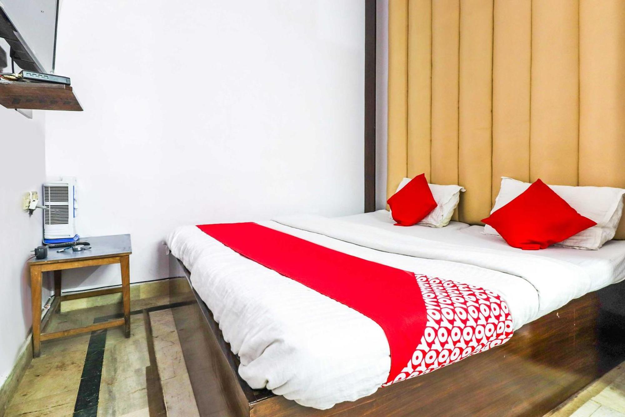 OYO 38775 Hotel Prem Chunaria Moradabad Bagian luar foto